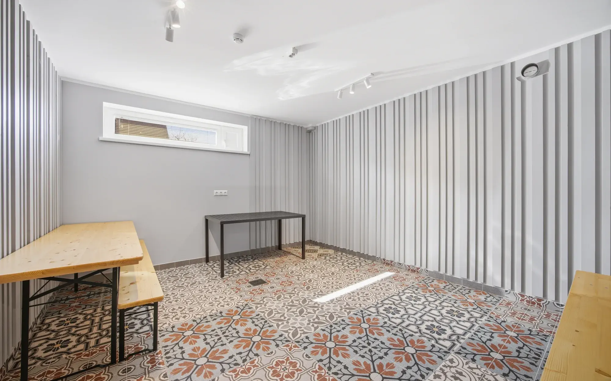 Tehvandi Villa inventariruum suusa- ja jalgrattavarustusele