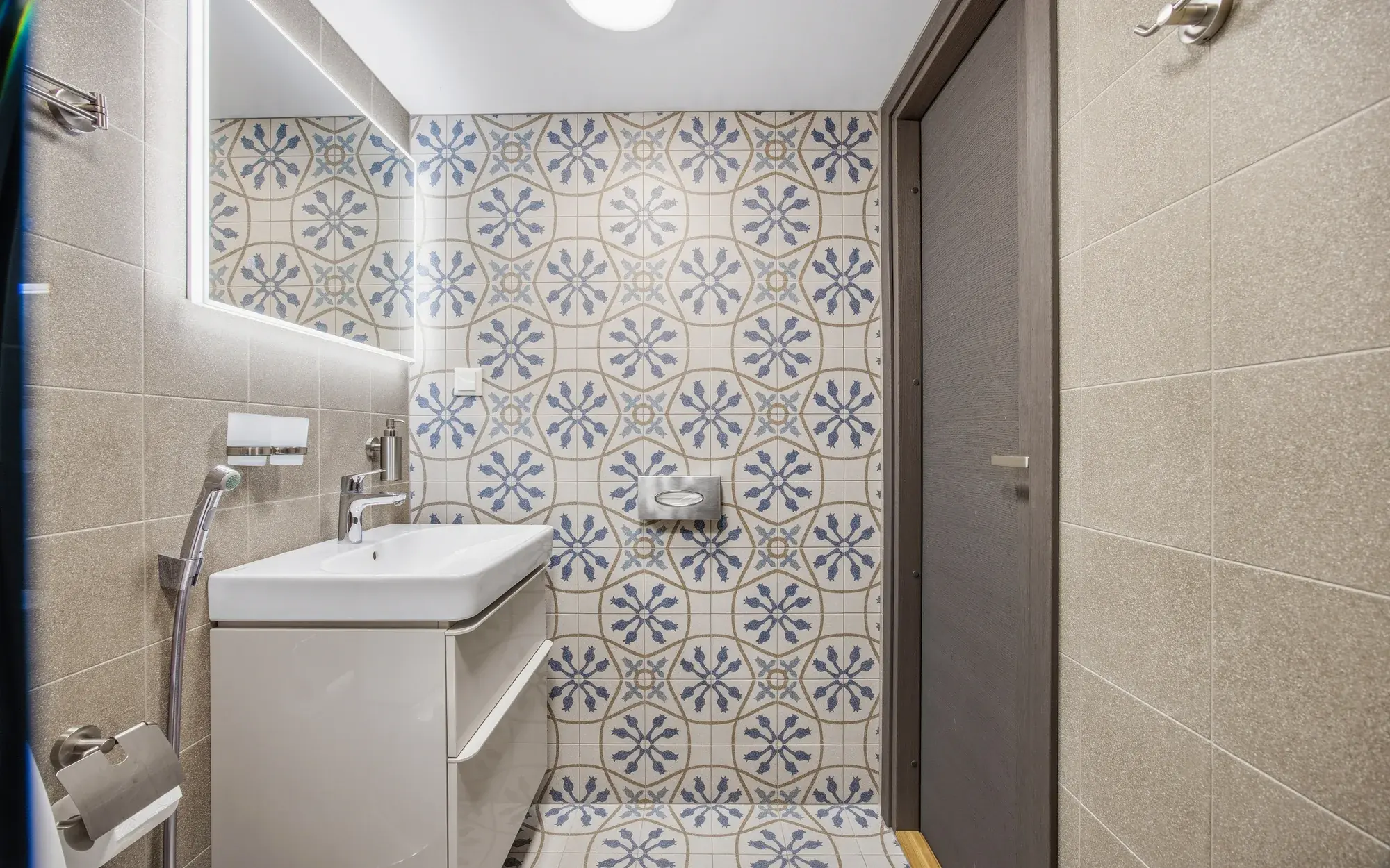 Tehvandi Villa peretuba (tuba 1), WC ja dušinurk