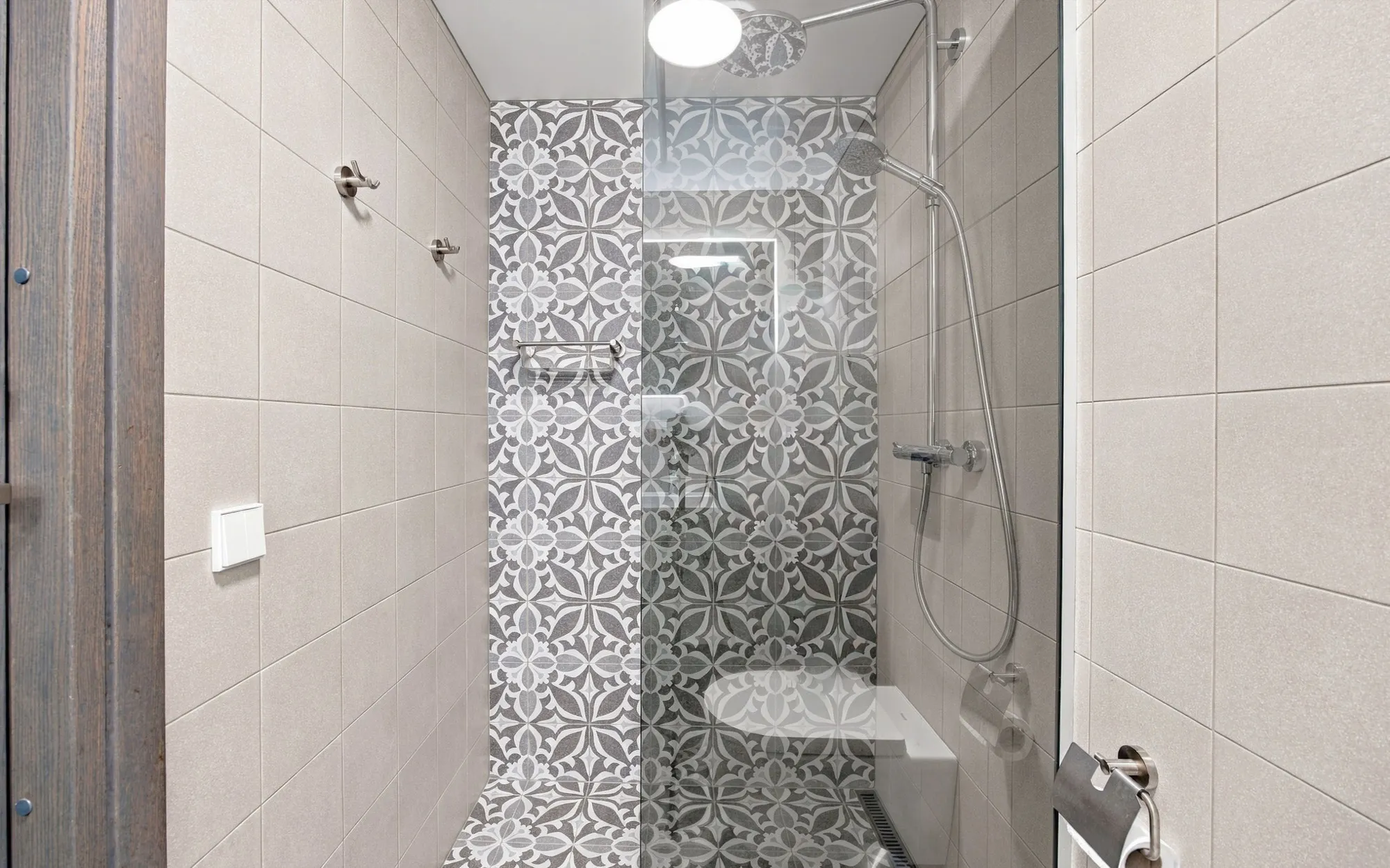 Tehvandi Villa peretuba (tuba 7), WC ja dušinurk